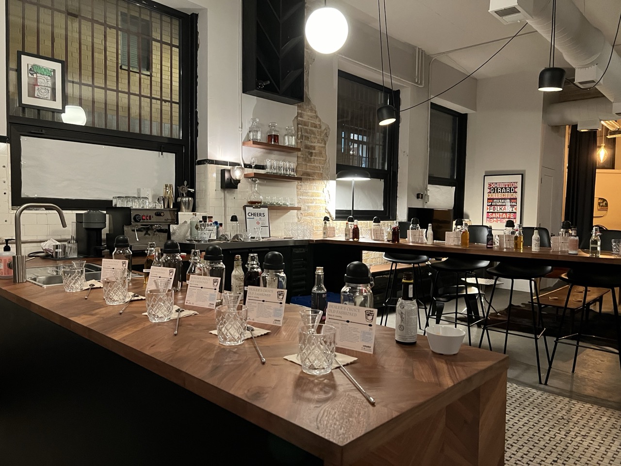 unmuddledbartendingco_mixology_classes_3